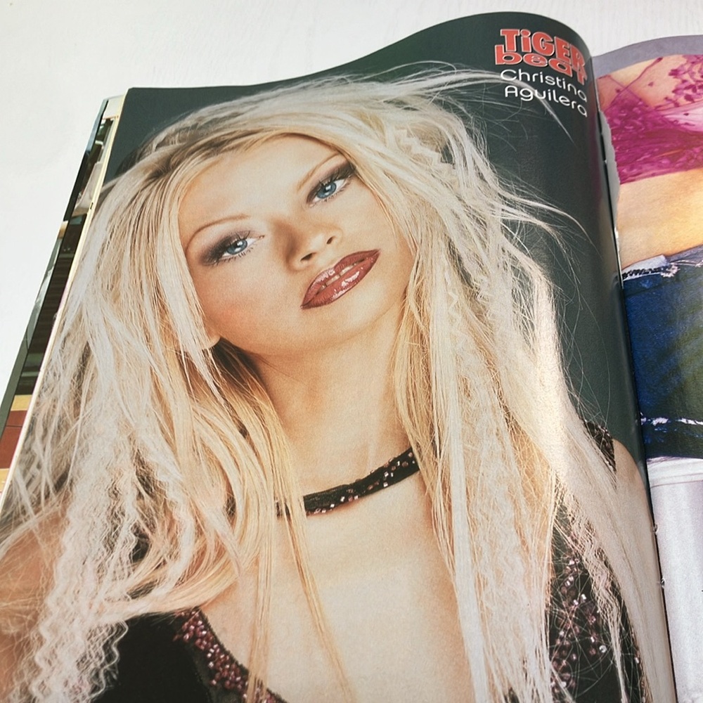 Tiger Beat Magazine - October 2000 Issue There are a few pages missing. - Picture 5 of 6